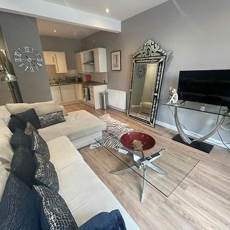 Spacious Central 2Bed Apartment Wilmslow Eksteriør billede