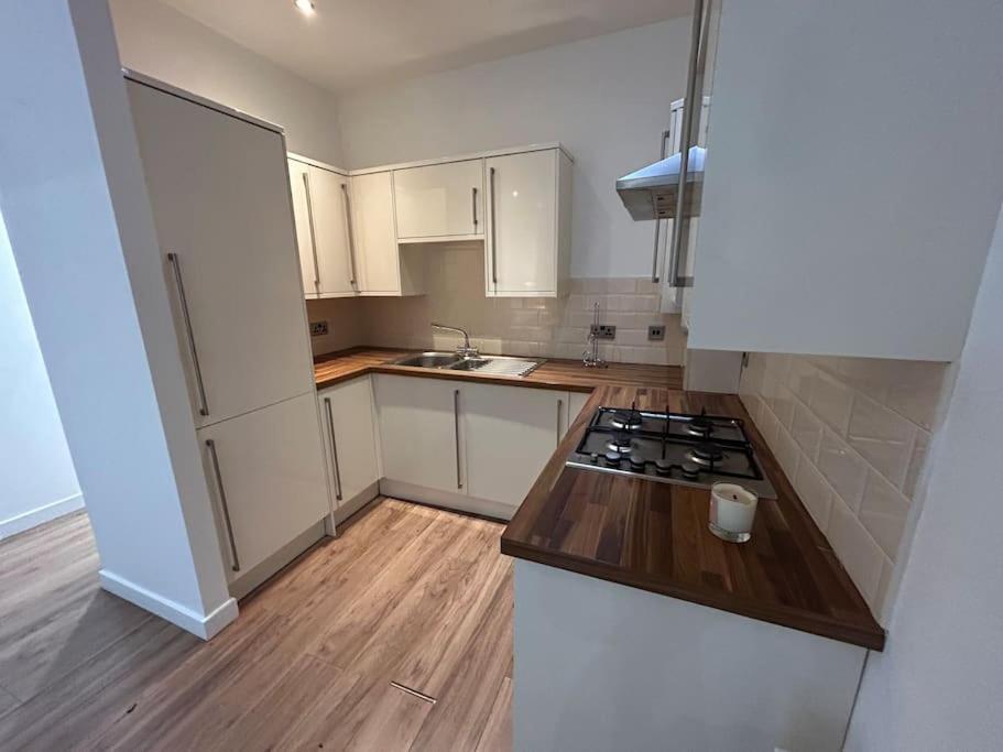 Spacious Central 2Bed Apartment Wilmslow Eksteriør billede