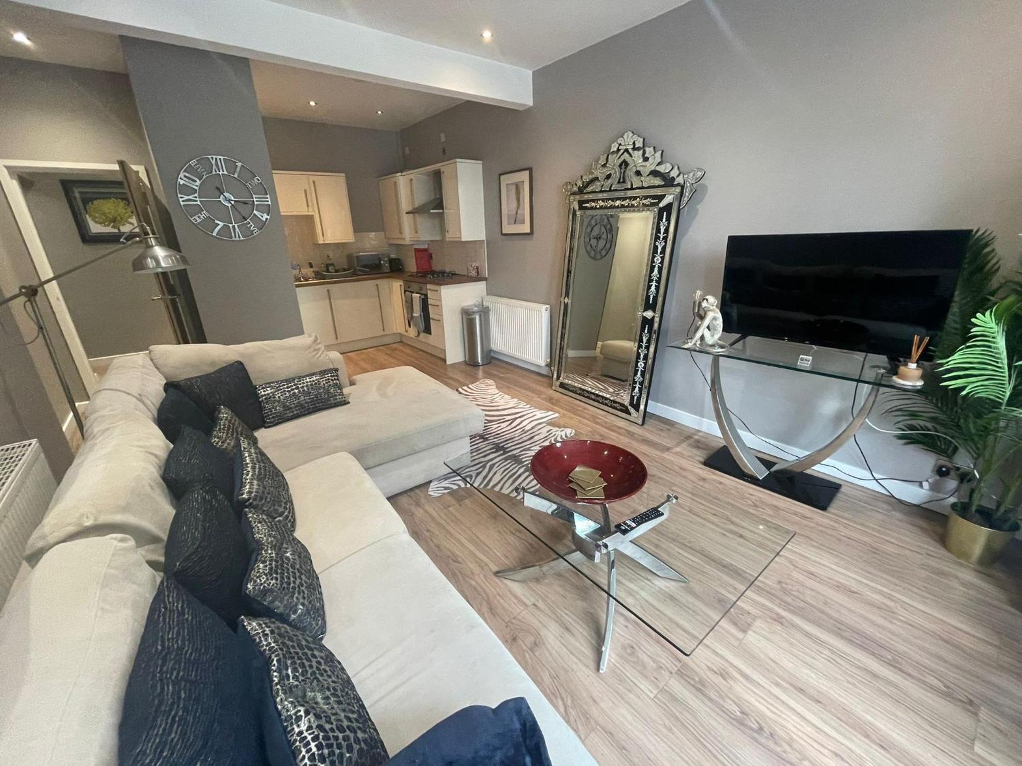 Spacious Central 2Bed Apartment Wilmslow Eksteriør billede
